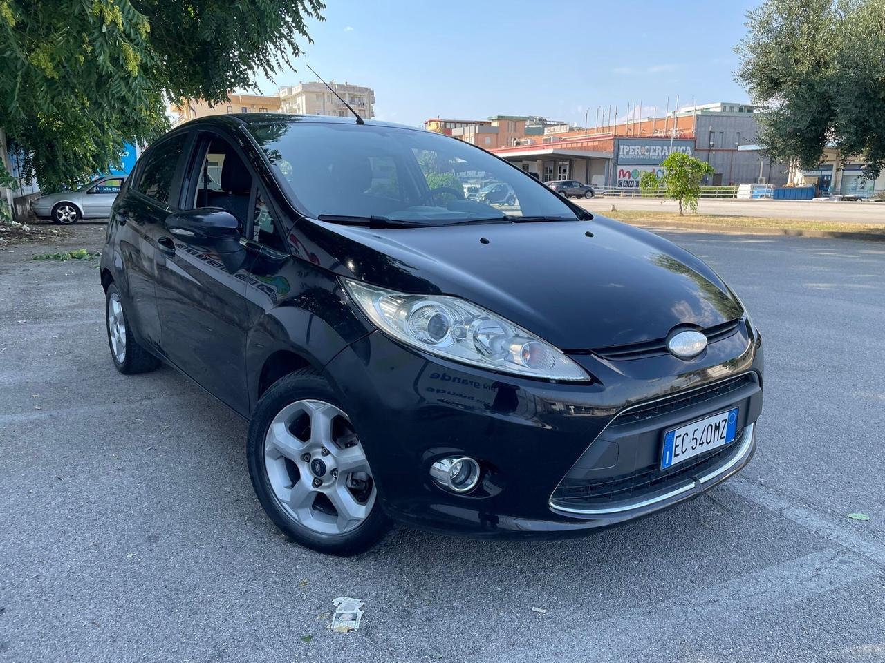 Ford Fiesta Ikon 1.4 5 porte Bz.- GPL