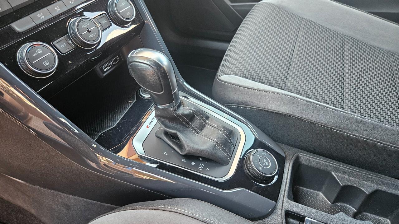 Volkswagen T-Roc 2.0 tdi 4motion dsg R-LINE ACC-CAMERA-CARPLAY-