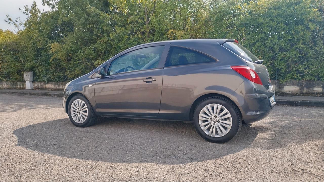 Opel Corsa 1.2 85CV 3 porte GPL-TECH Edition
