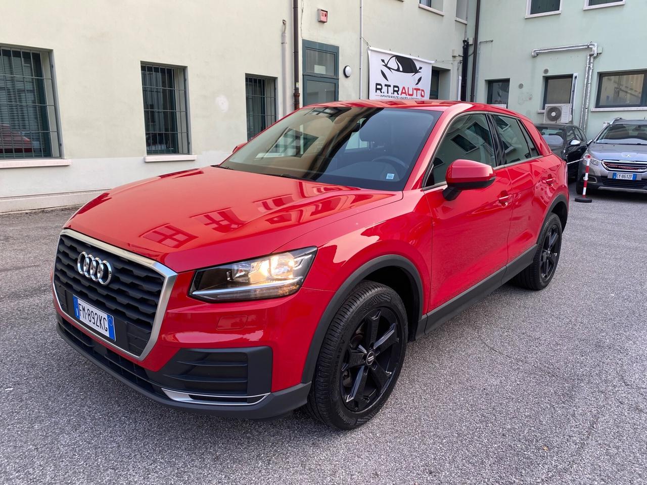 Audi Q2 1.6 TDI Business RED