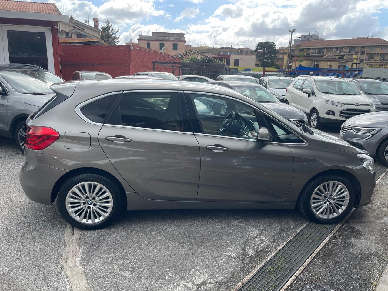 218d Active Tourer Luxury-STRAFULL -UNIPRO-RATE