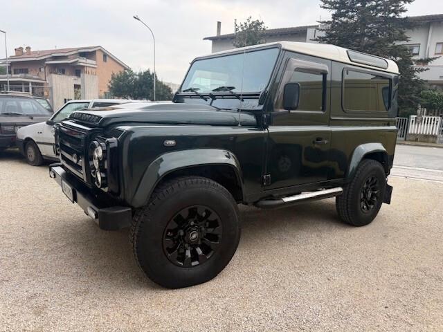 Land Rover Defender 90 2.4 TD4 Station Wagon E