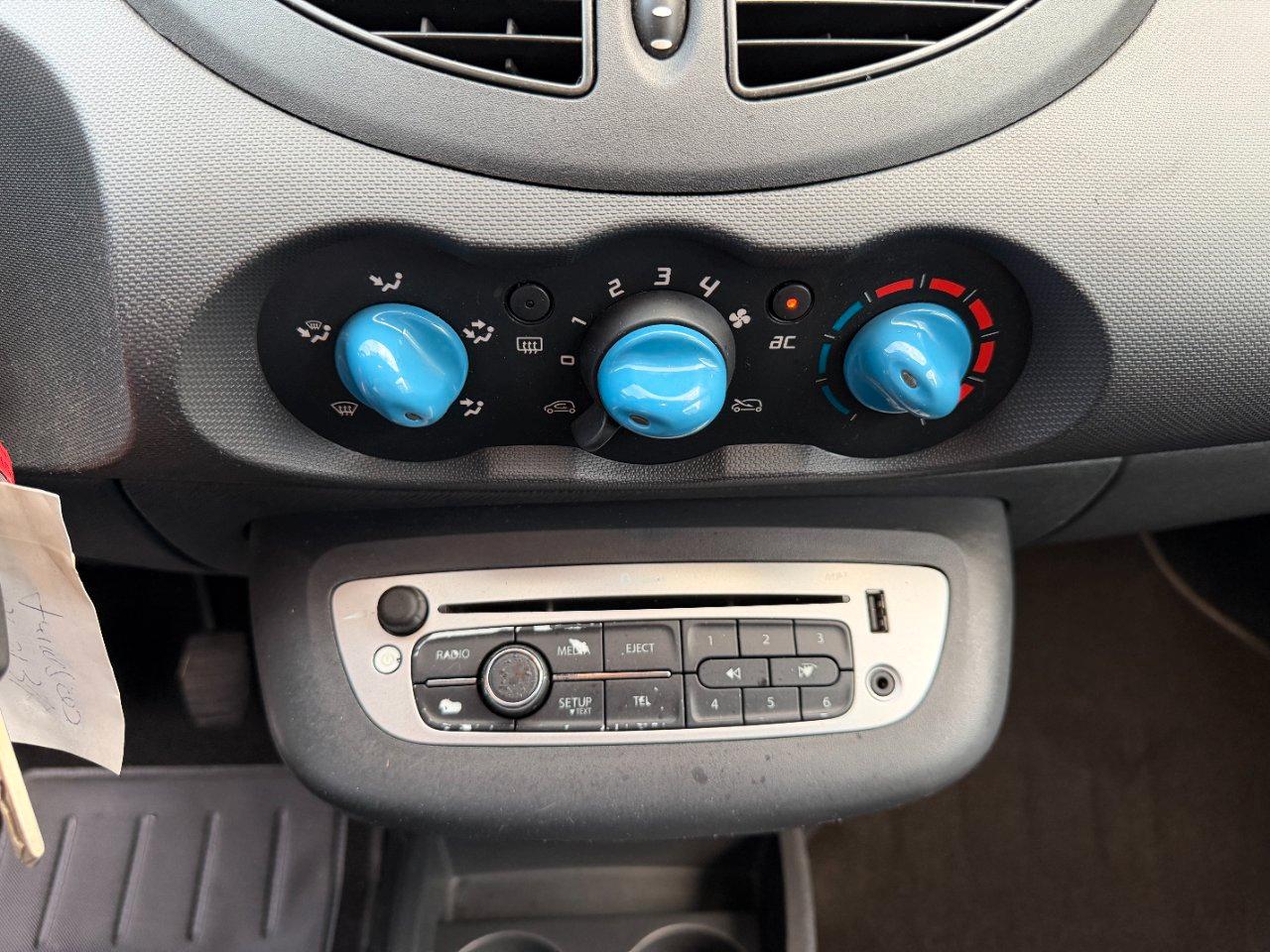 Renault Twingo 1.2 Live 75cv IDONEA NEOPATENTATI EURO 5