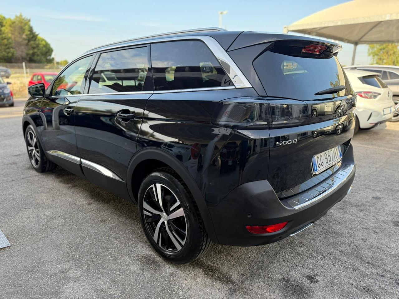 PEUGEOT 5008 BlueHDi 130 S&S EAT8 GT Line