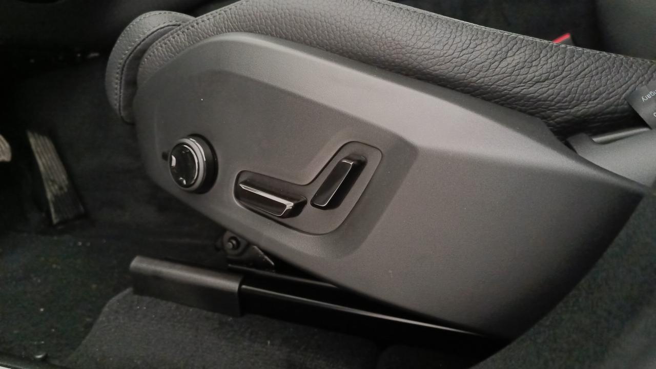 VOLVO XC60 2.0 t6 phev Plus Bright awd auto