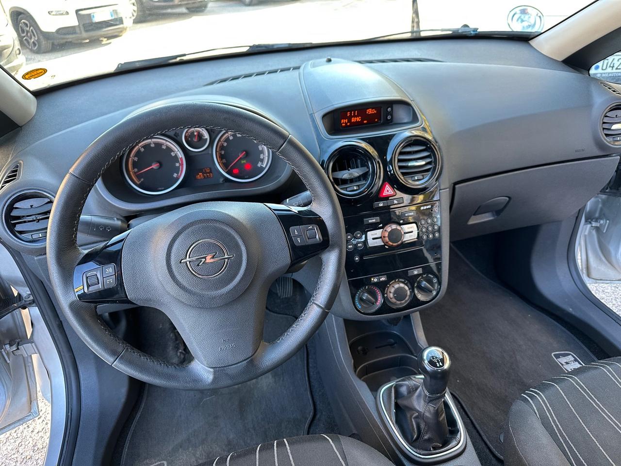 Opel Corsa 1.2 3 porte Club
