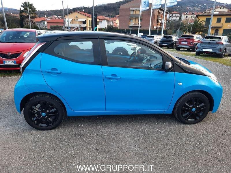 Toyota Aygo 1.0 VVT-i 69 CV 5 porte x-clusiv