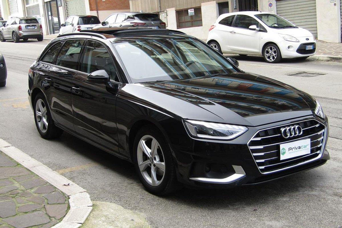 AUDI A4 Avant 30 TDI/136 CV S tronic Business Advanced