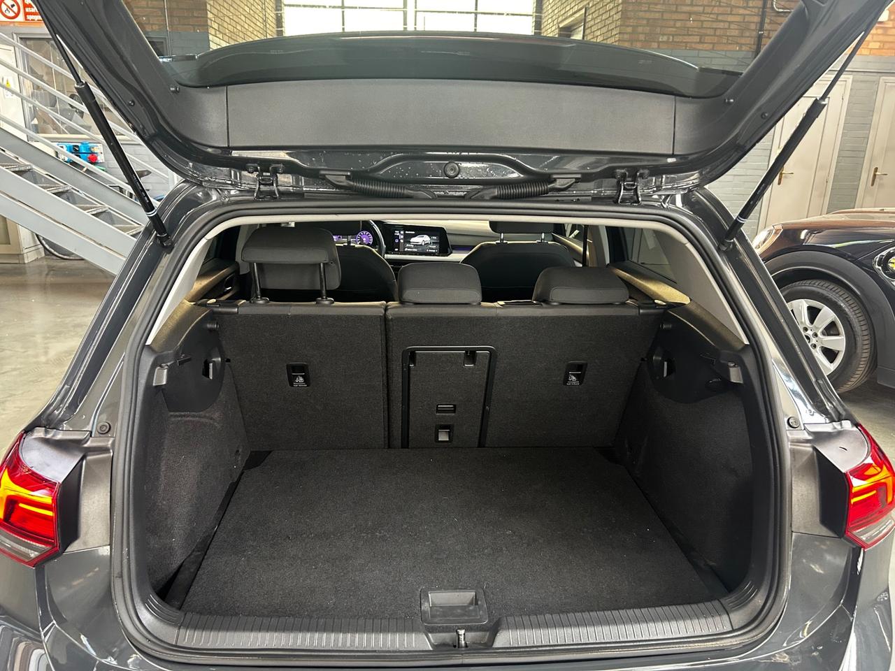 Volkswagen Golf 1.5 TGI DSG Life neopatentati