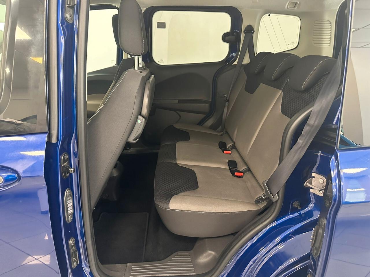 Ford Tourneo Courier 1.0 EcoBoost 100 CV Titanium