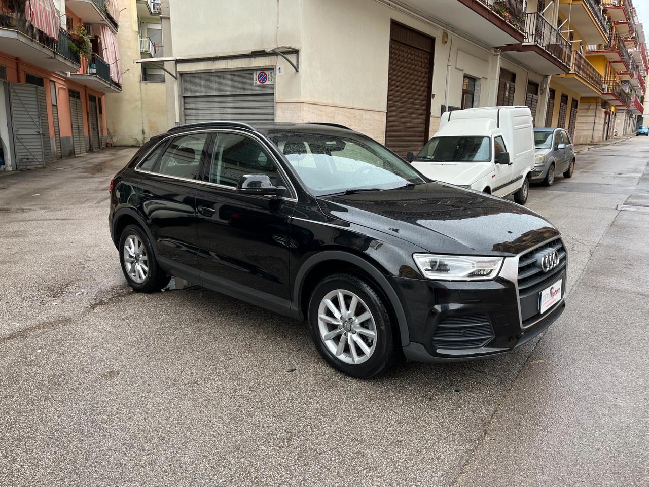 Audi Q3 2.0 TDI 120 CV Business