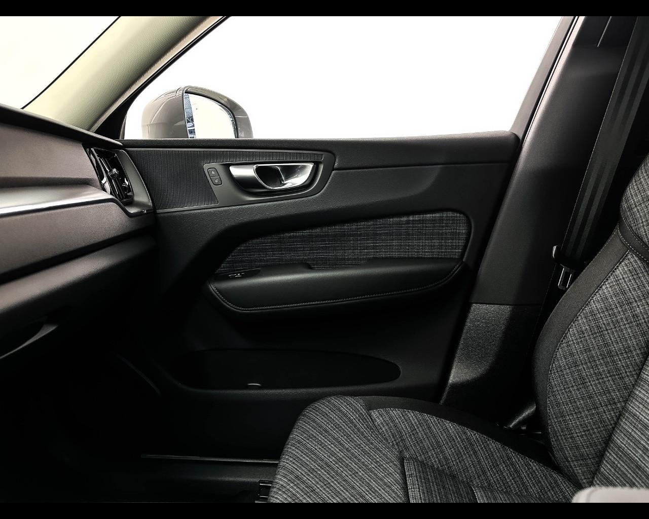 VOLVO XC60 (2017-->) - XC60 T6 Plug-in hybrid AWD automatico Plus Bright