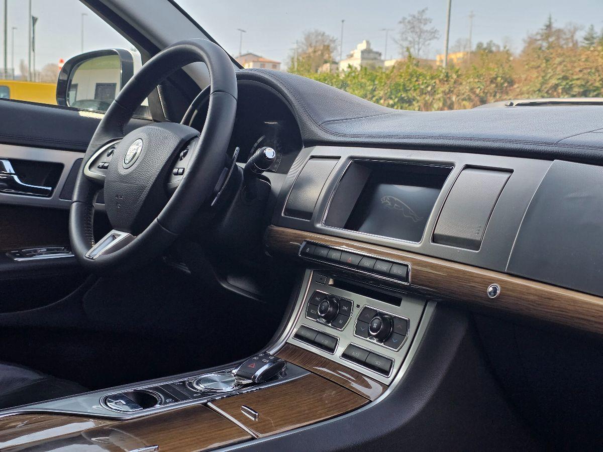 JAGUAR XF 2.2 DIESEL 190CV GARANZIA 12 MESI