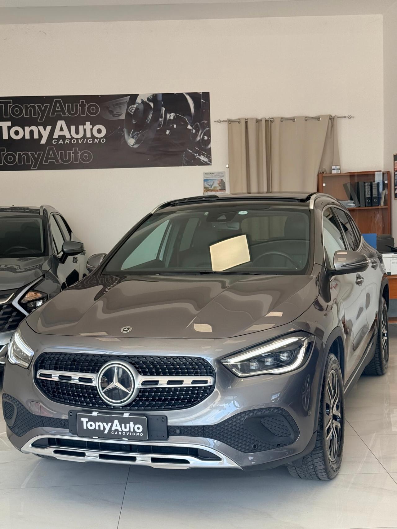 Mercedes-benz GLA 200 d Premium auto AMG TETTO APRIBILE,LUCI SOFFUSE,TELECAMERA,APPLE CARPLAY,SEDILI RISCALDABILI,VIRTUAL