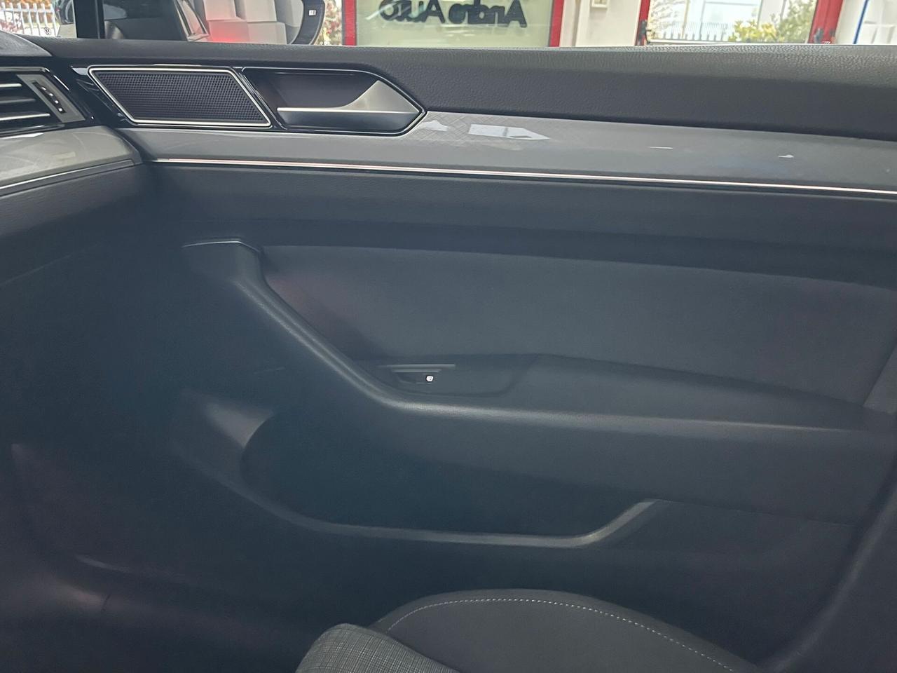 Volkswagen Passat Variant 2.0 TDI SCR EVO DSG Business