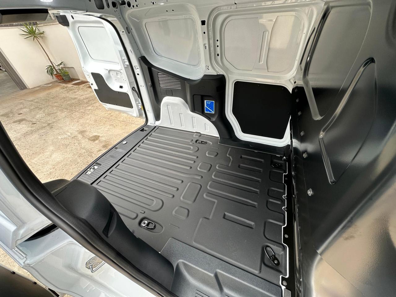 Ford Transit Courier 1.5 EcoBlue 100CV Van DC Trend