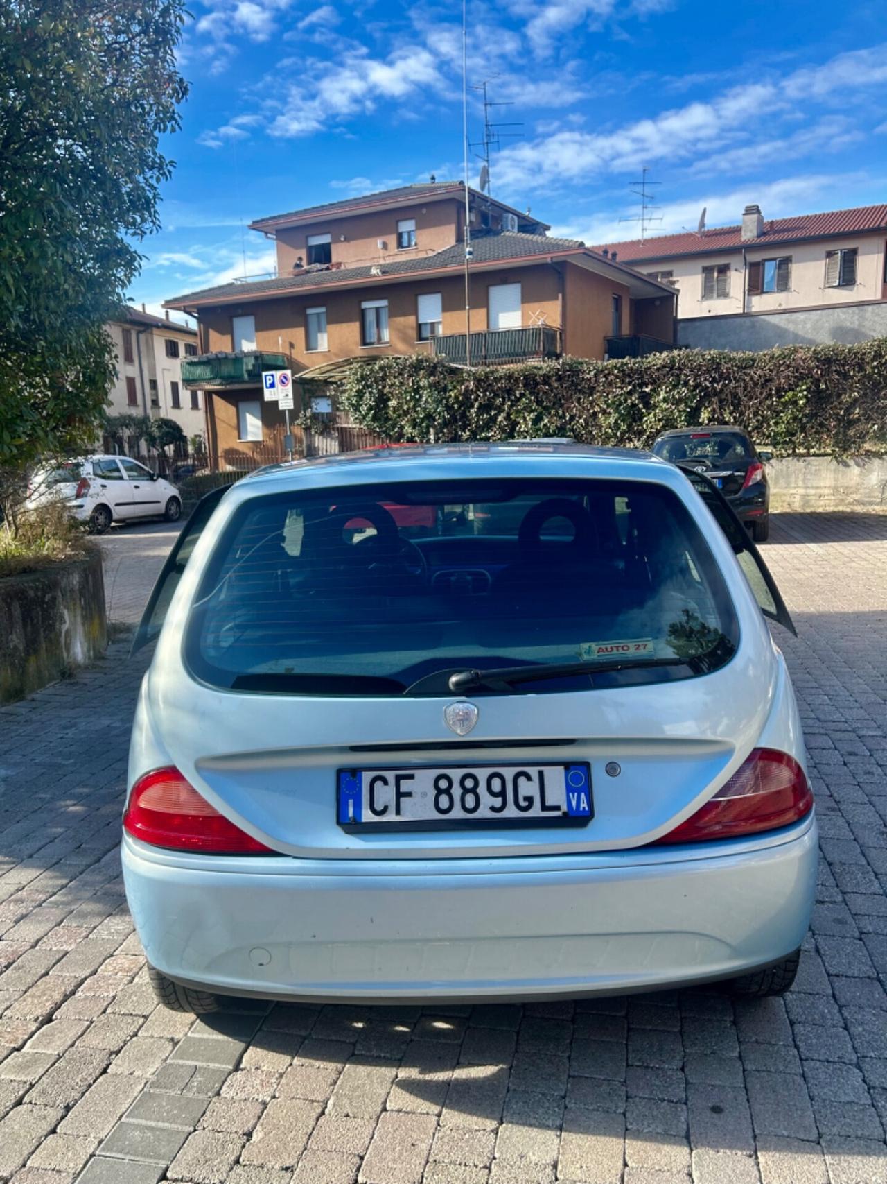 Lancia Y NEOPATENTATI