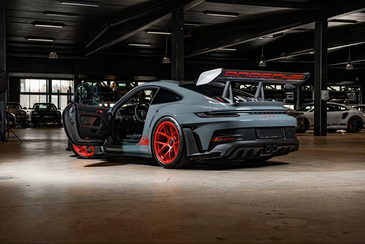 Porsche 911 GT3 RS Weissach