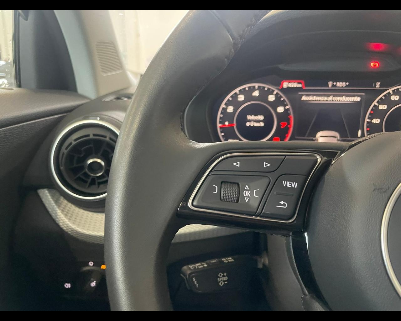 AUDI Q2 - Q2 35 TFSI Business Advanced