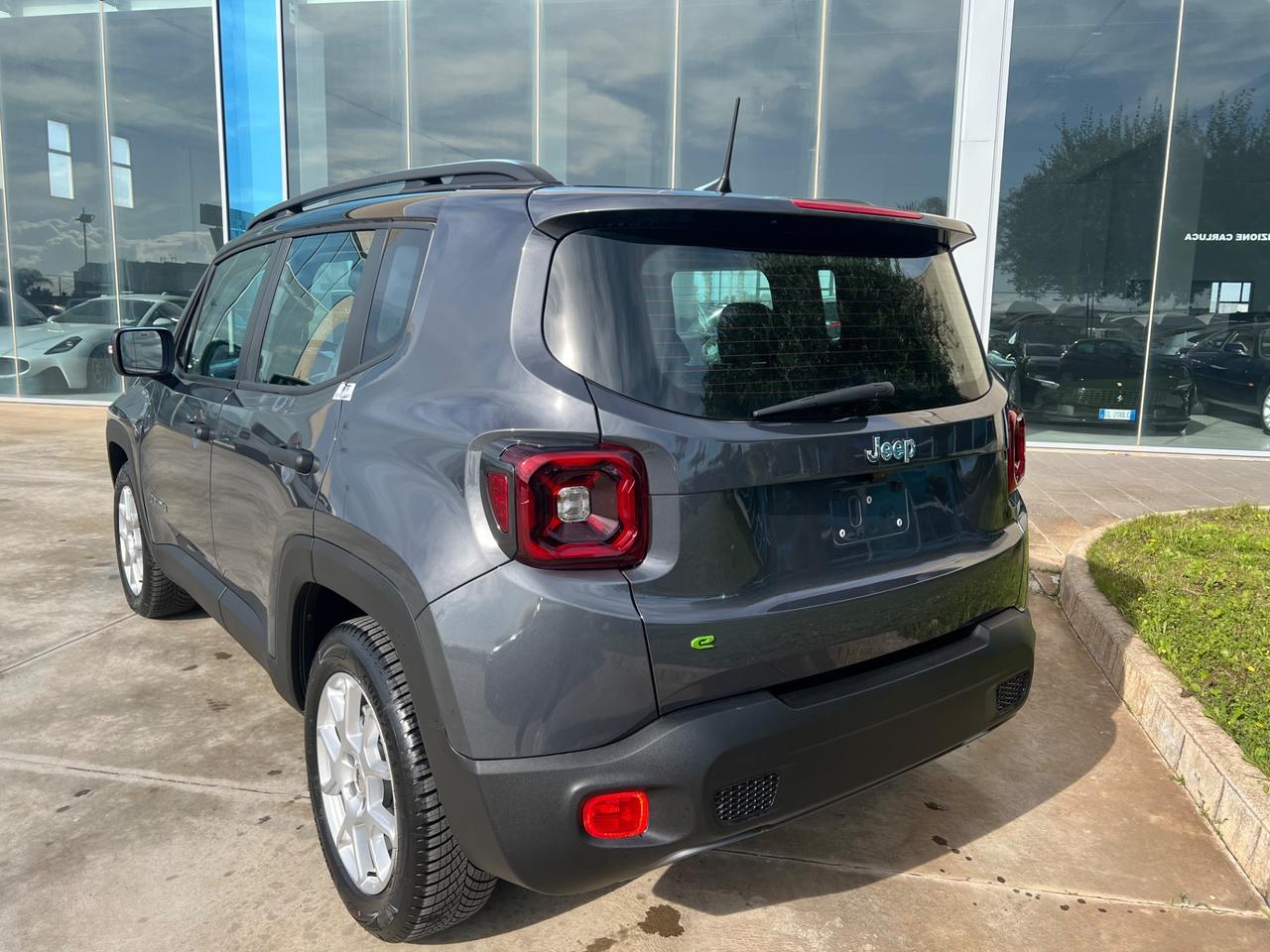 Jeep Renegade 1.5 Turbo T4 MHEV Altitude possibilità noleggio no scoring