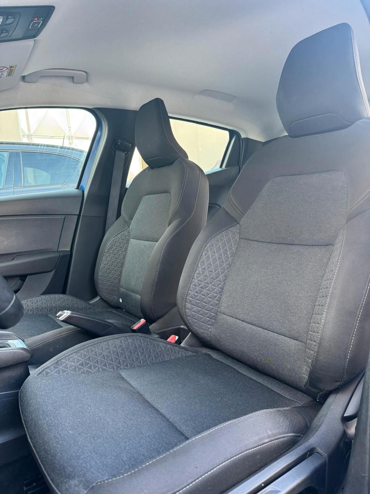 RENAULT CLIO 1.6 E-Tech 145 CV 2023!!! EQUILIBRE!!!