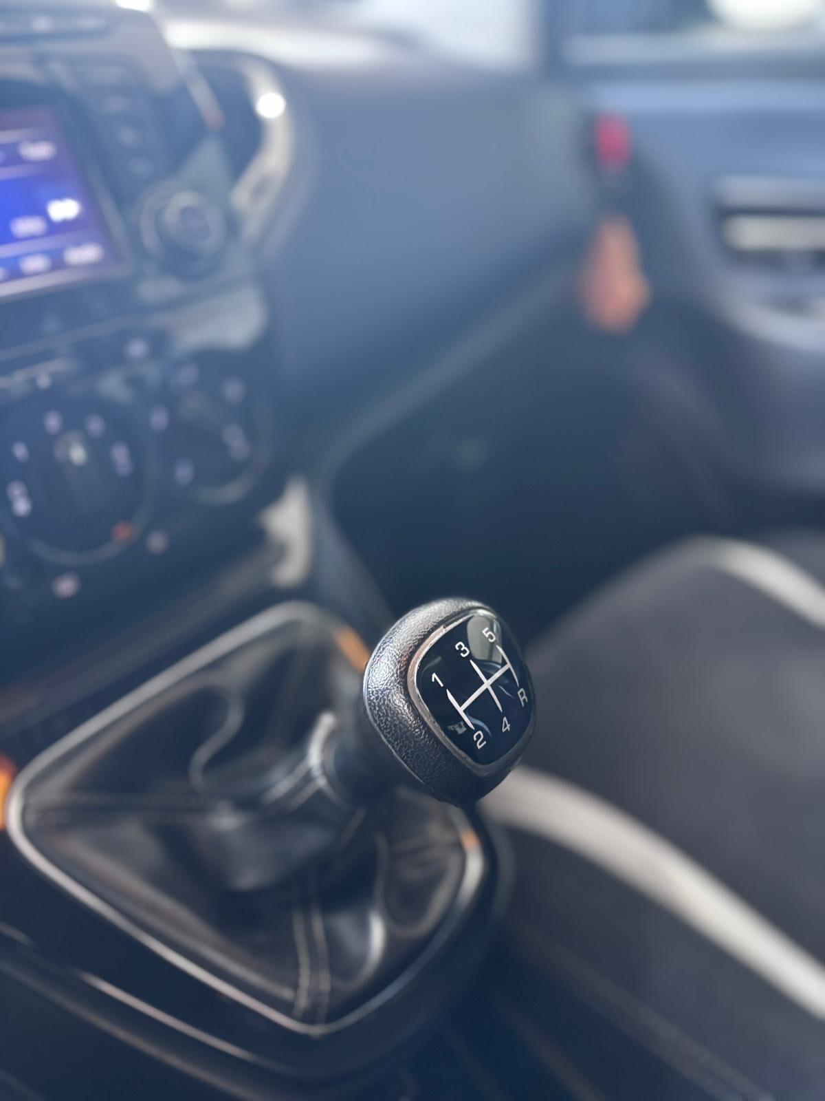 Lancia Ypsilon 1.3 MJT 16V 95 CV 5 porte S&S Platinum. Vettura Per Commercianti