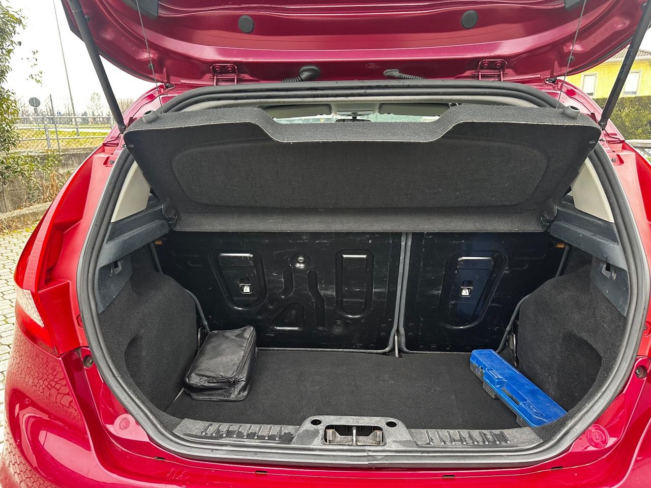 Ford Fiesta 1.4 5 porte Bz.- GPL Titanium