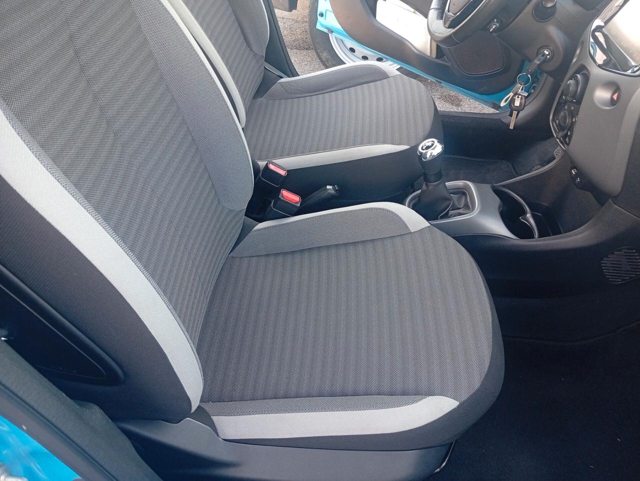 Toyota Aygo Connect 1.0 VVT-i 72 CV 5 porte x-clusiv NEOPATENTATI OK