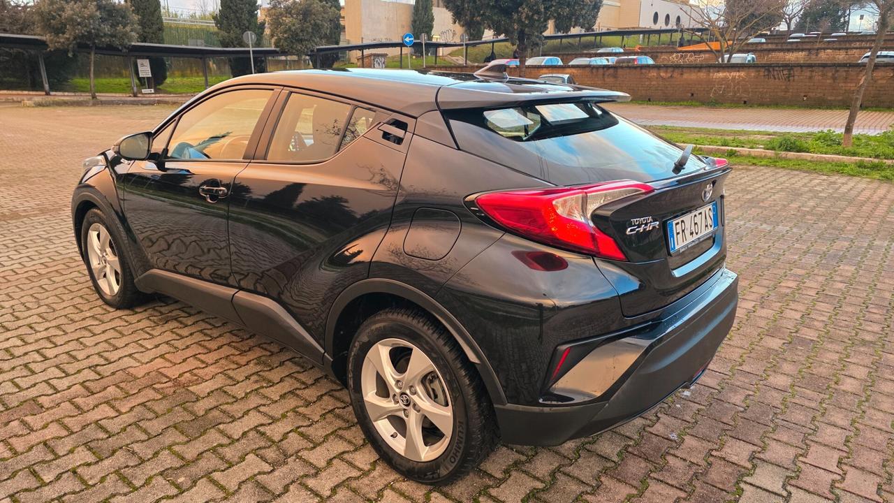 Toyota C-HR 1.8 Hybrid E-CVT Business