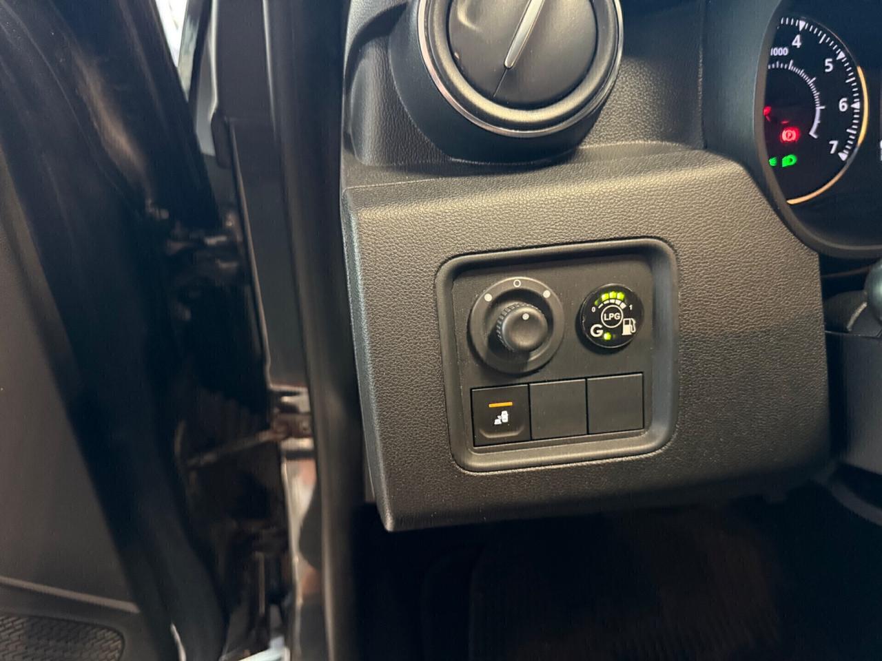 Dacia Duster 1.6 SCe GPL 4x2 Techroad