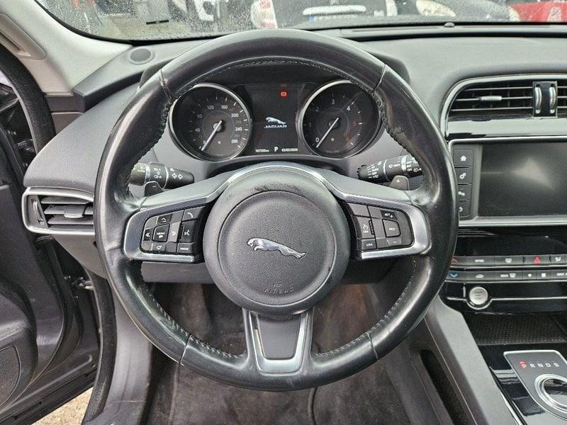 Jaguar F-Pace 2.0 D 180 CV AWD aut.