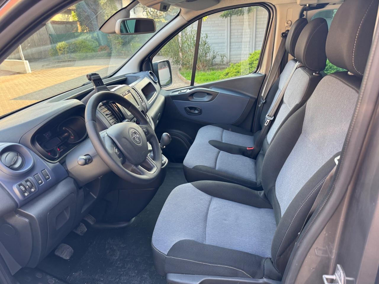 OPEL VIVARO 6 posti PASSO LUNGO