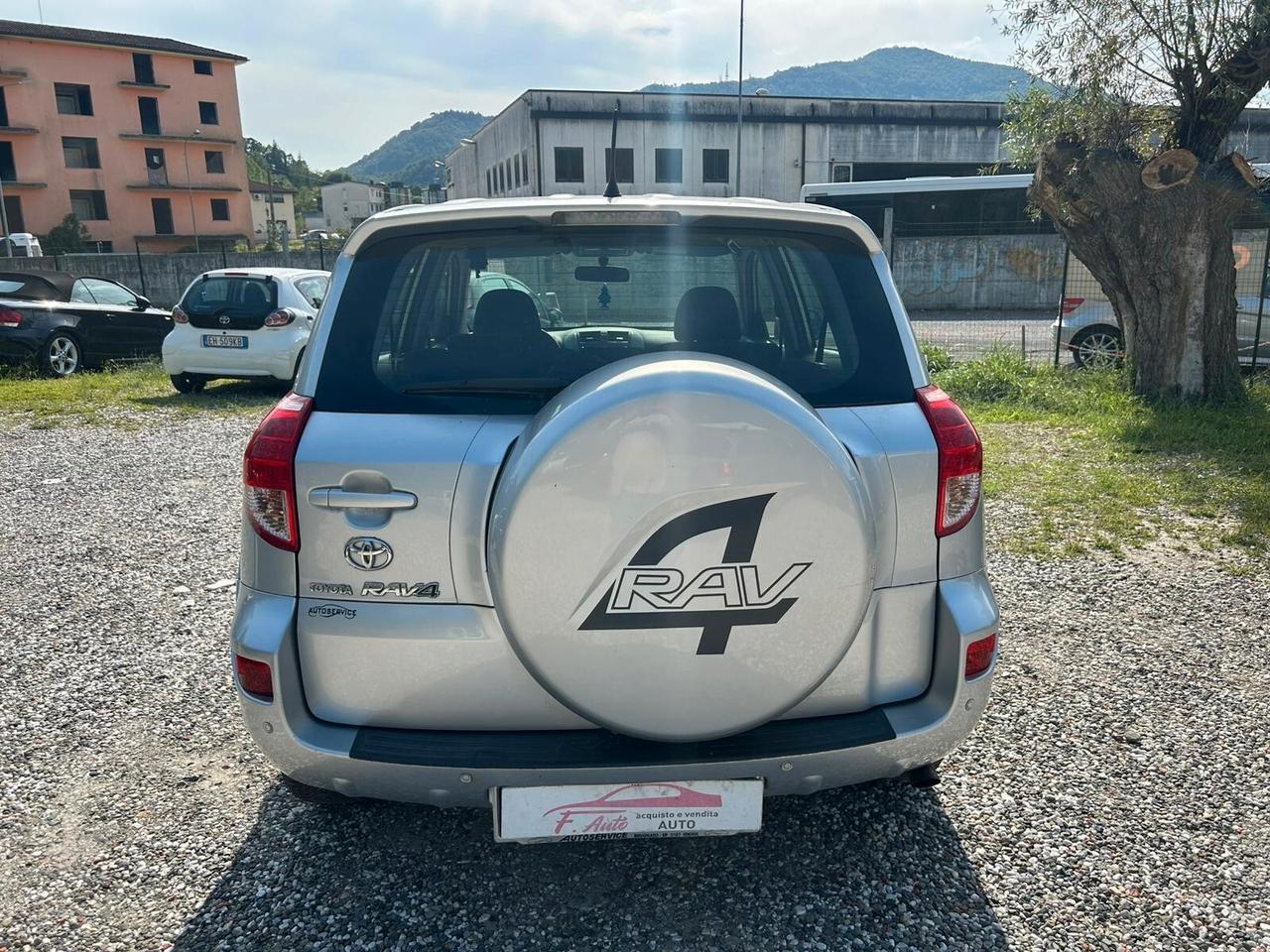 Toyota RAV 4 RAV4 2.2 D-4D 177 CV Luxury
