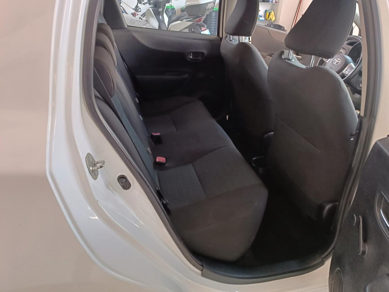 Toyota Yaris 1.3 5 porte Active