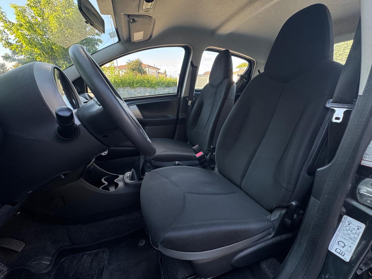 Toyota Aygo 1.0 12V VVT-i 5 porte 68 Cv 86000 km NEOPATENTATI