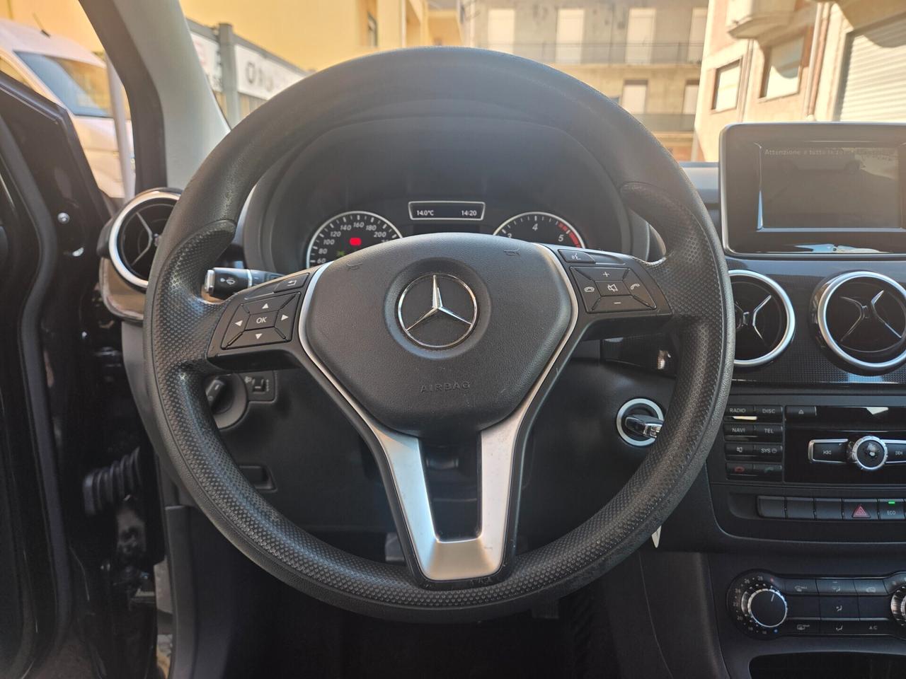 MERCEDES B180 ANNO 2014 1.5 110 CV KM CERTIFICATI