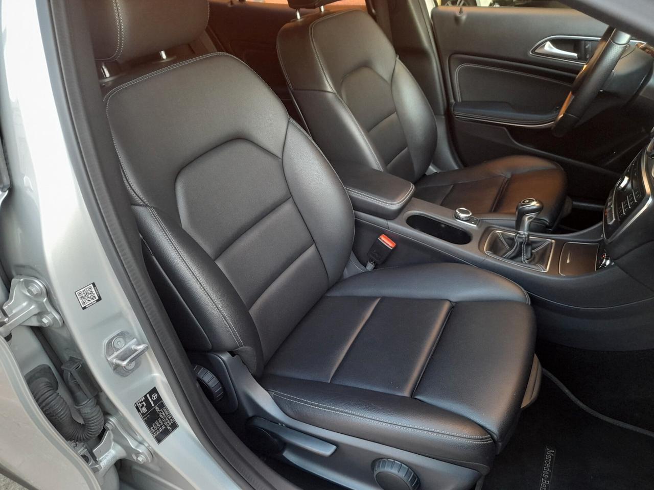 MERCEDES GLA 180 D SPORT