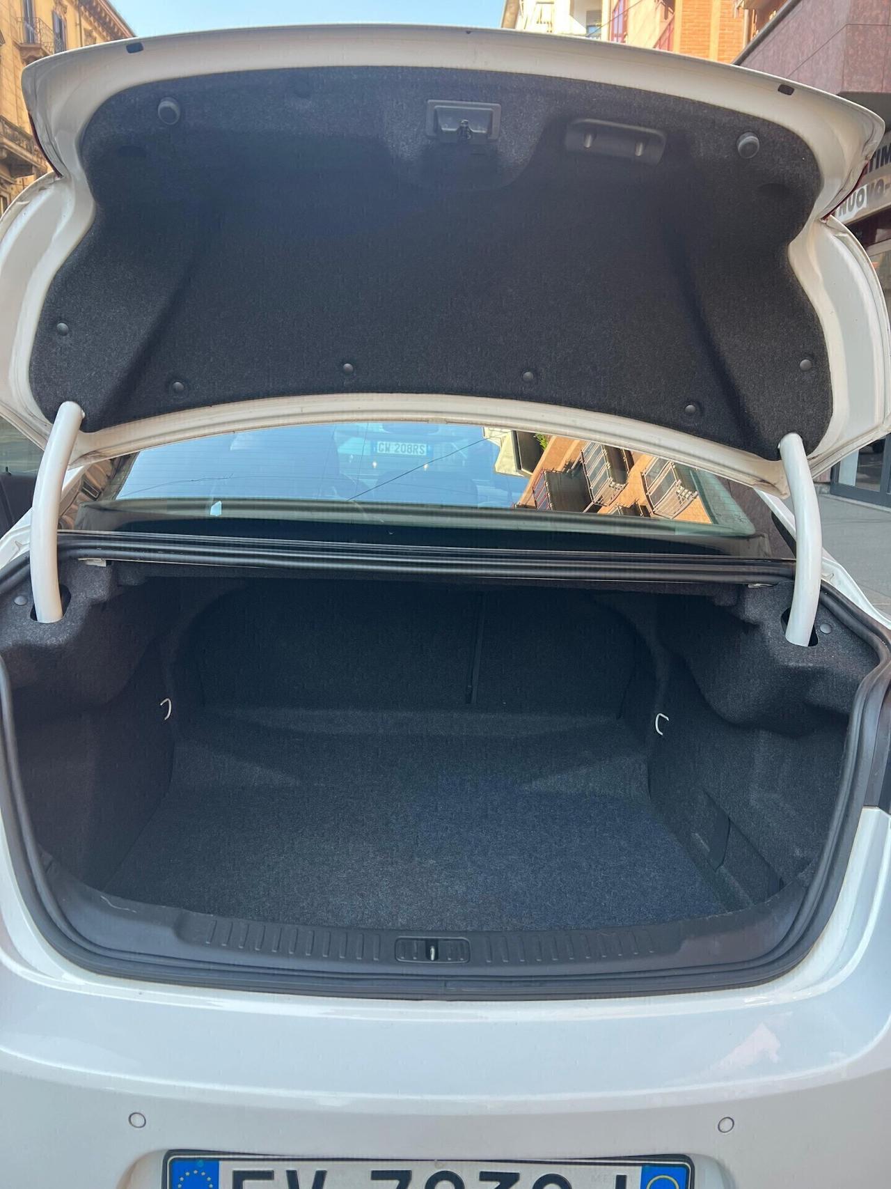 Chevrolet Malibu 2.0L Diesel MT LTZ