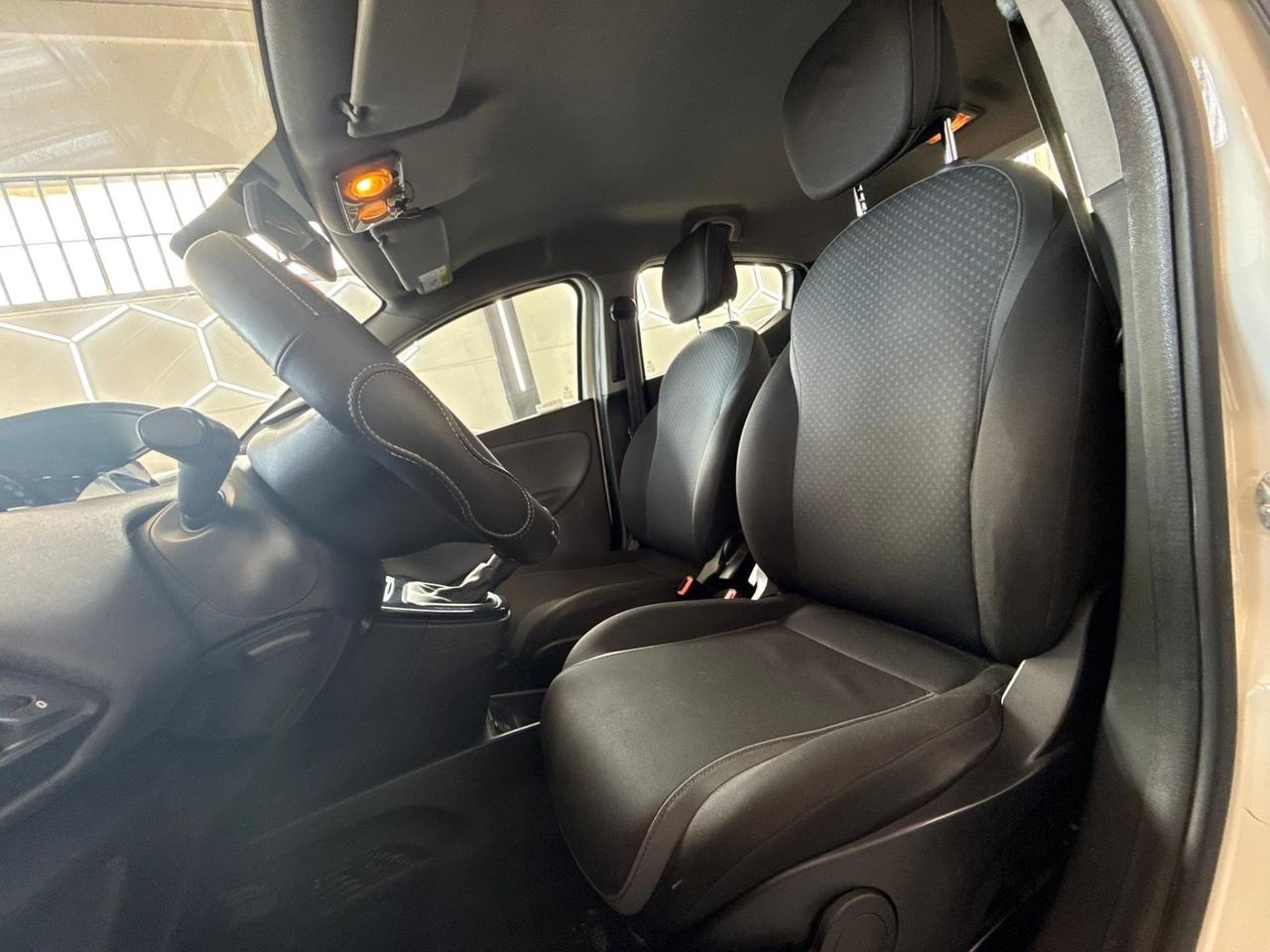 Lancia Ypsilon 0.9 TwinAir 85 CV 5 porte Metano