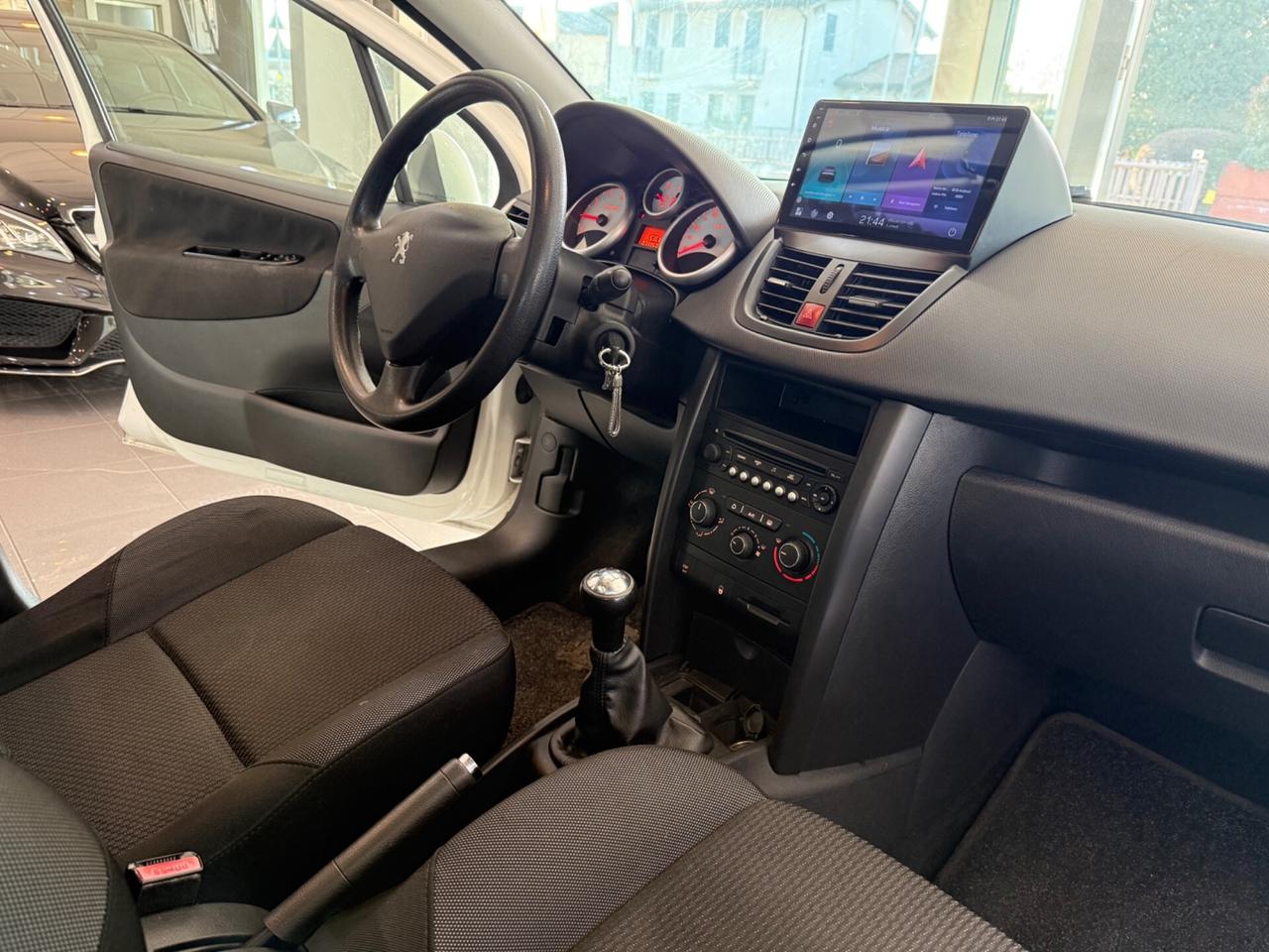 Peugeot 207 5p 1.4 73.000 KM!