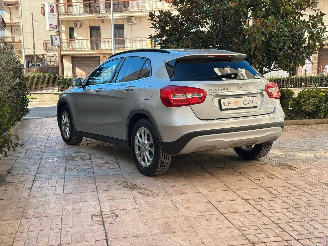 Mercedes-benz GLA 180 1.5 d Automatic Business 110 cv