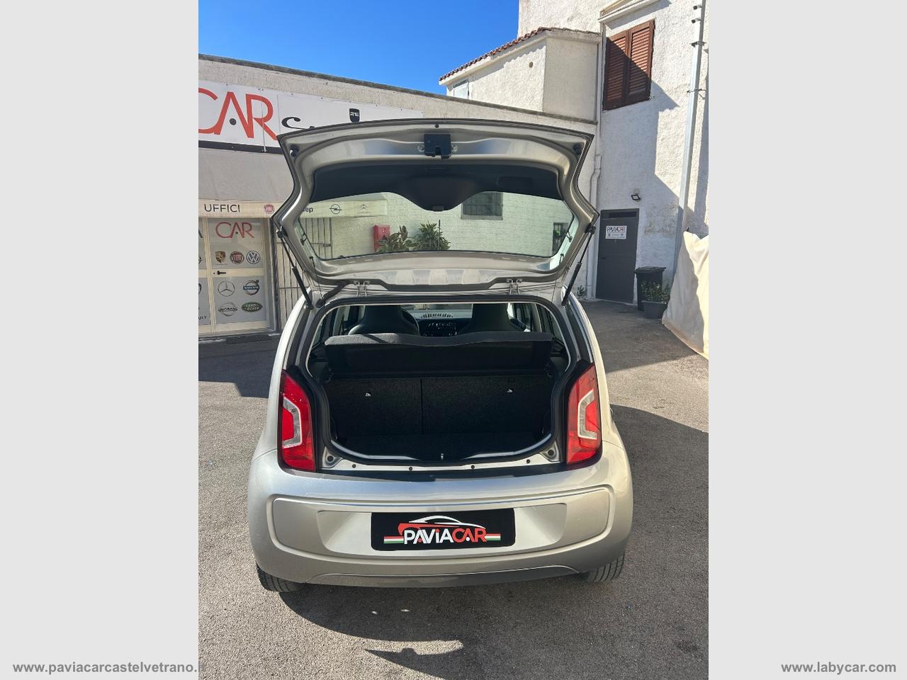 VOLKSWAGEN 1.0 5p. club up!