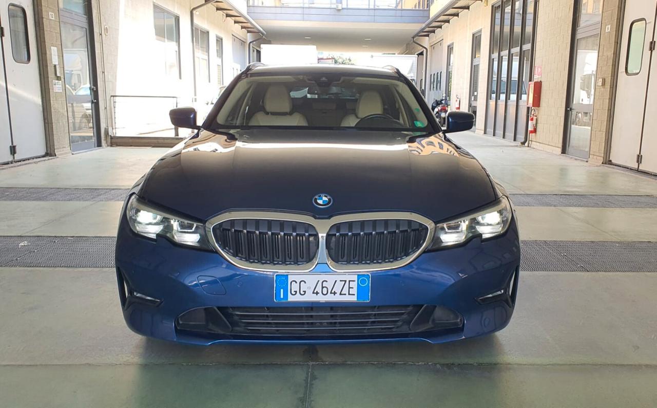 Bmw 330e xDrive Touring Advantage