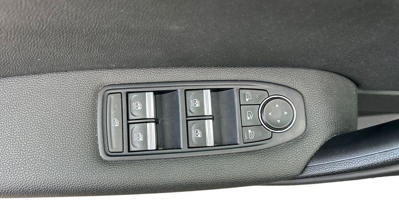 Renault Captur 1.6 E-TECH Plug-in Hybrid 160cv Intens Auto