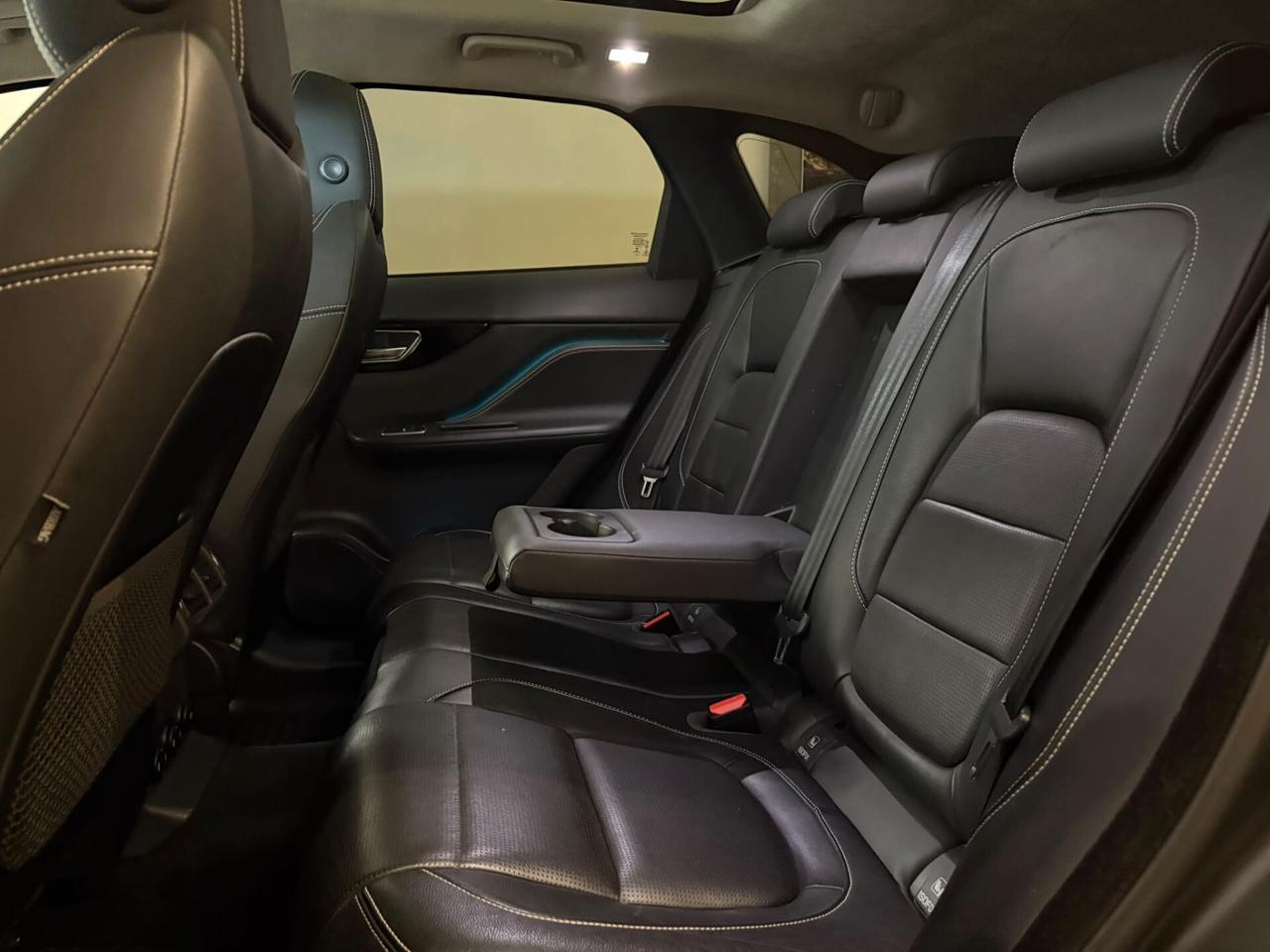 Jaguar F-Pace 2.000cc D 240 CV AWD aut. R-Sport