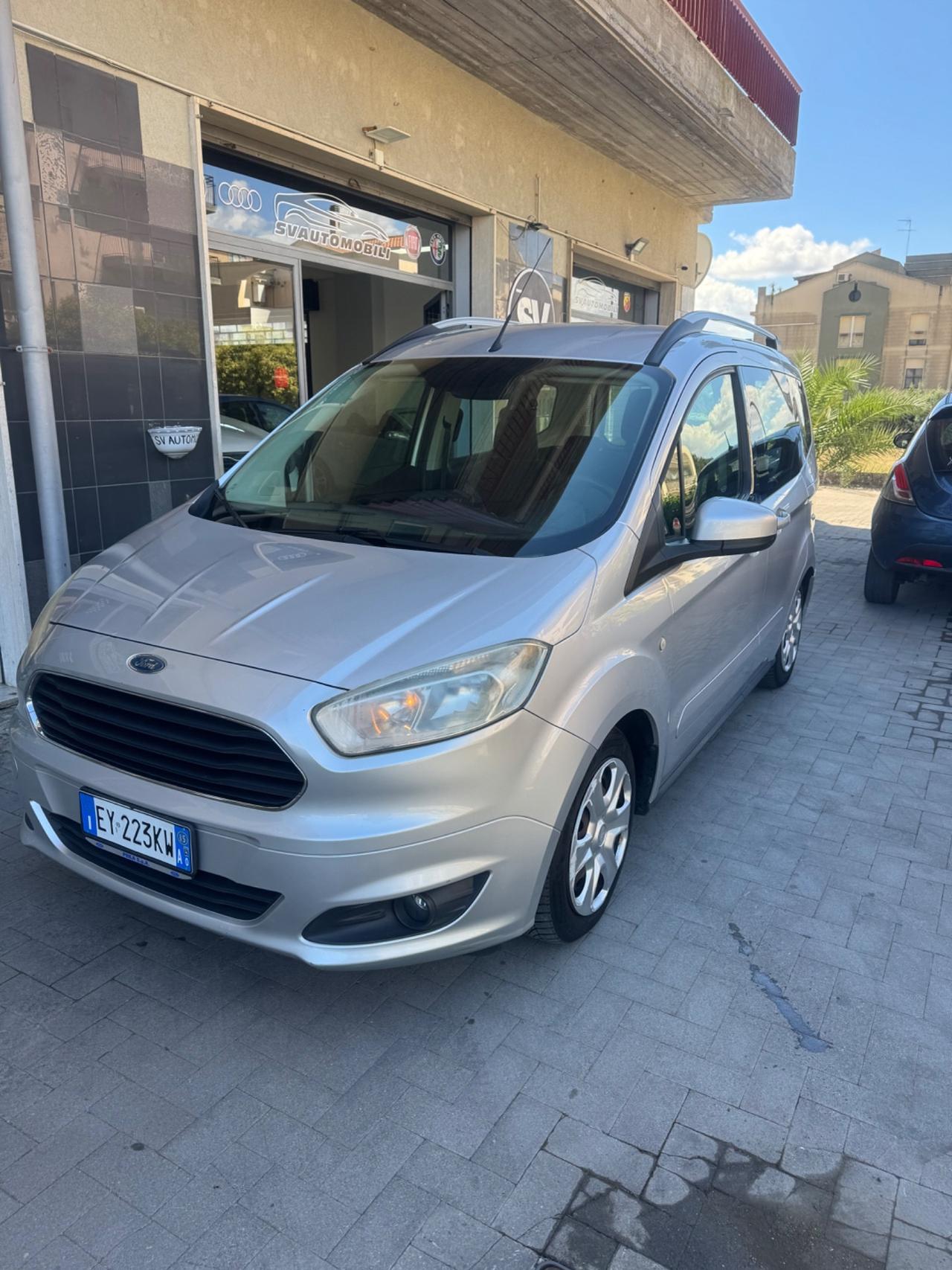 Ford Tourneo Courier 1.5 TDCI 75 CV Titanium