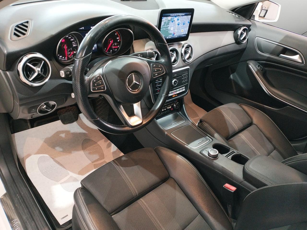 Mercedes-Benz GLA 200 d Premium 4matic auto