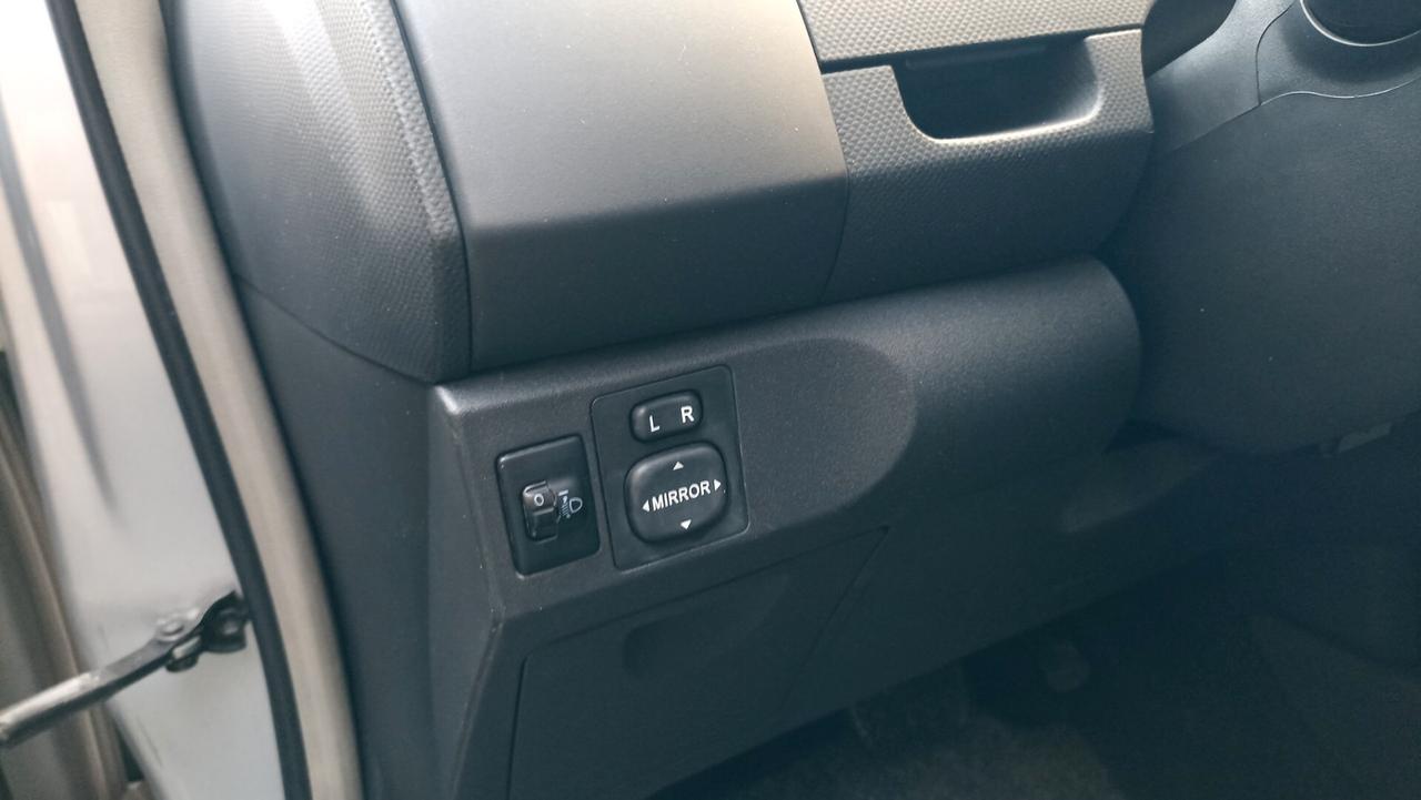 Toyota Yaris 1.4 D-4D 5 porte M-MT Sol automatica