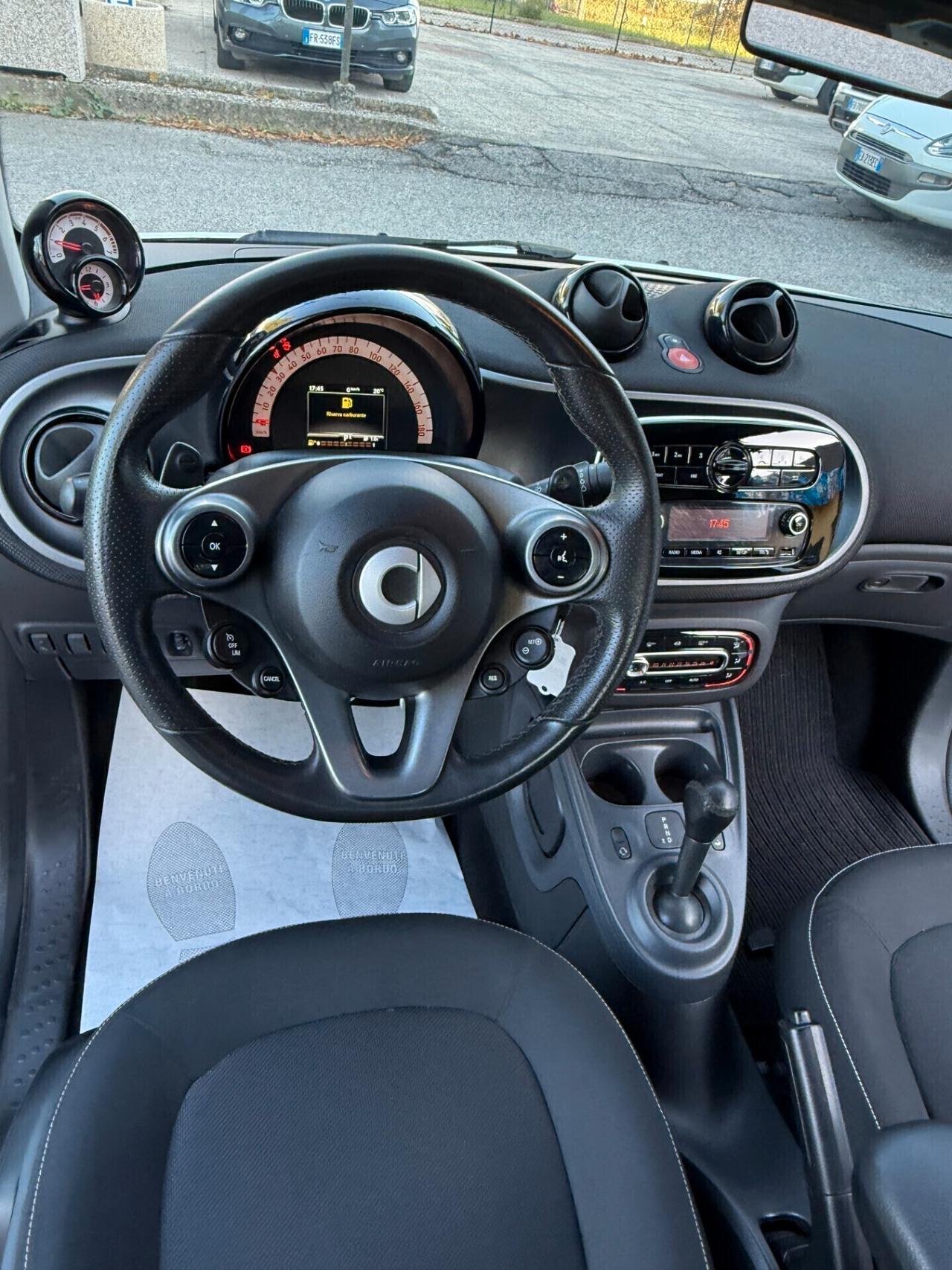 " UNA CHICCA " Smart ForTwo 70 1.0 cabrio Passion