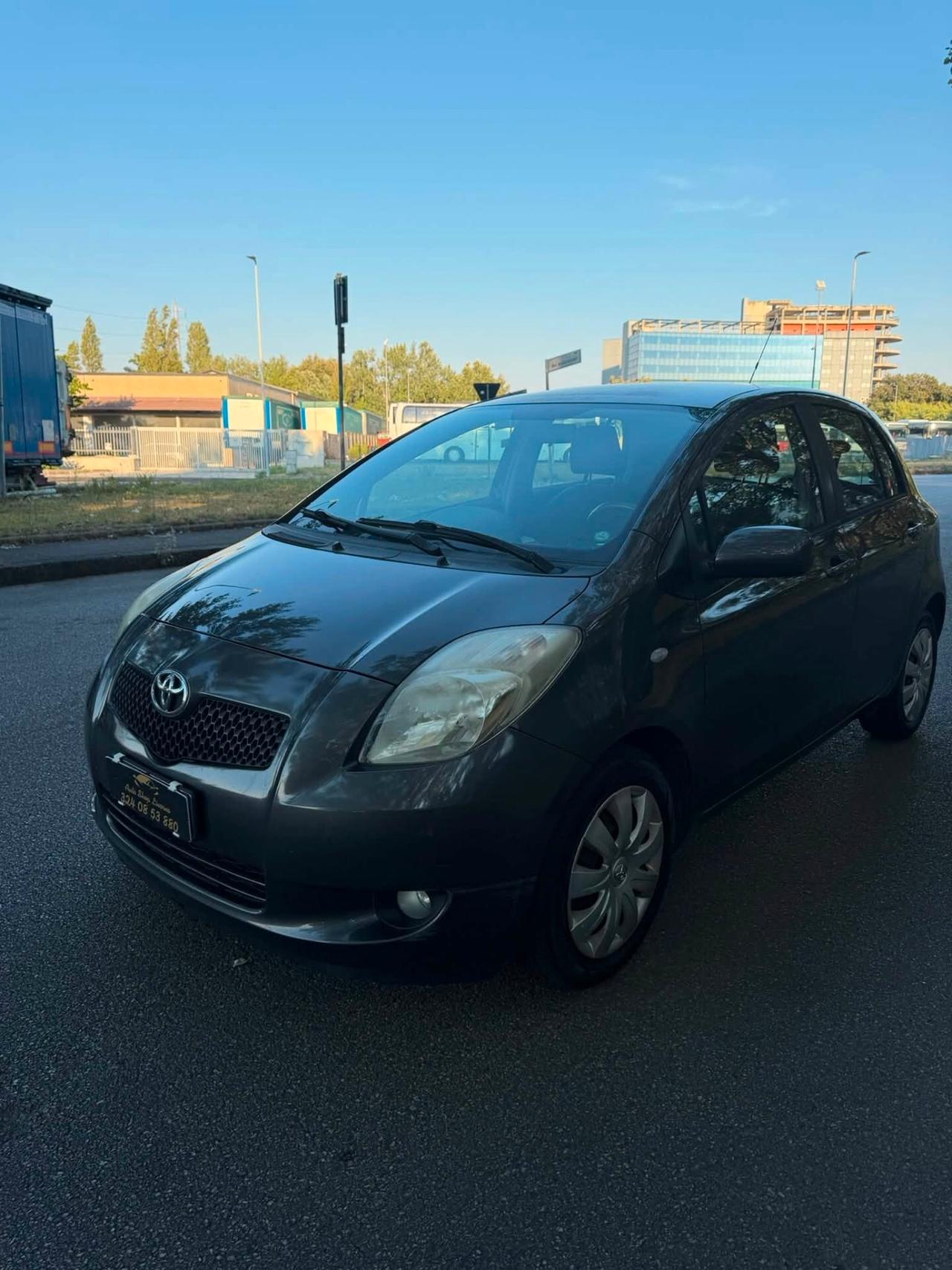 Toyota Yaris 1.3 5 porte Navi
